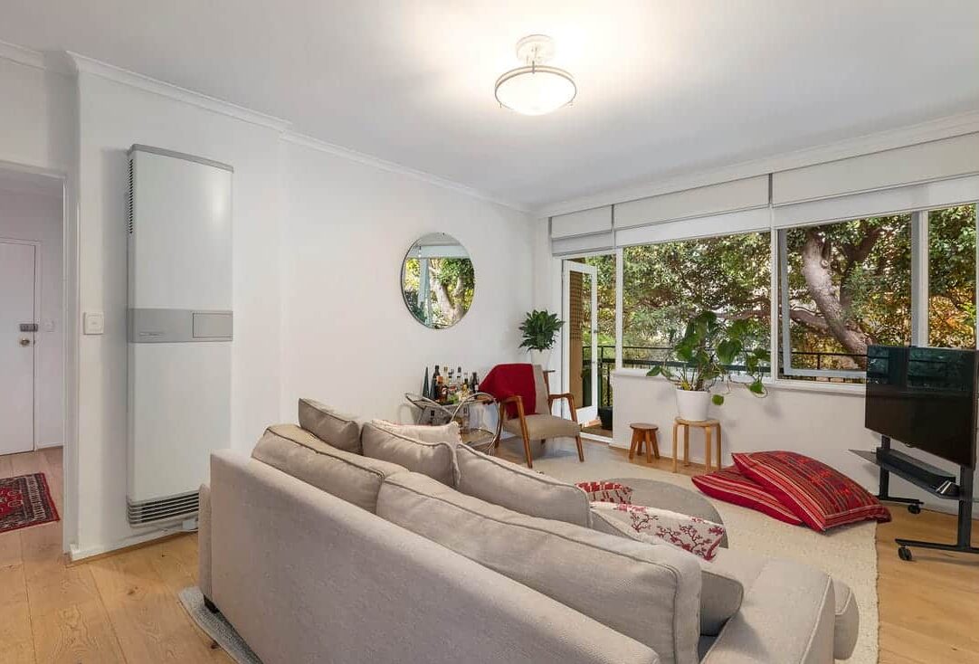Case Study: How a 2-Bedroom Elwood Apartment Sold in Just 5 Days for $652,000